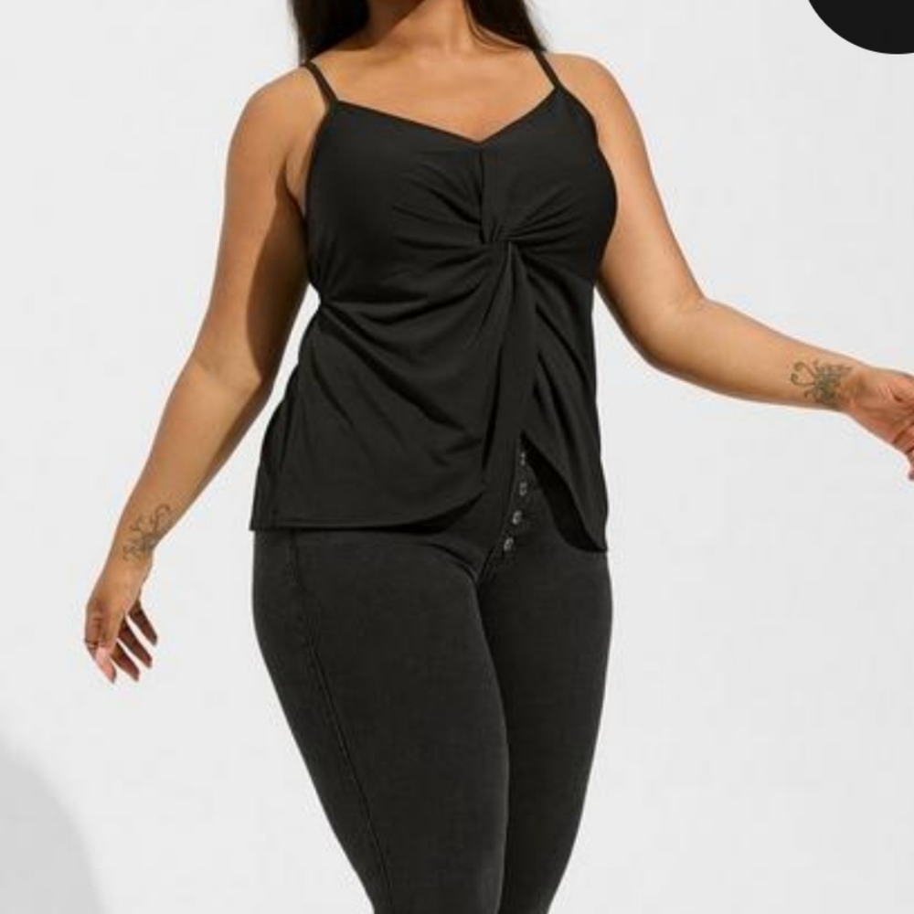 🆕️BLACK TWIST V-NECK TANK - STUDIO CREPE